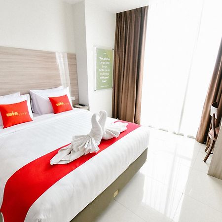 Win Grand Hotel Bekasi Buitenkant foto
