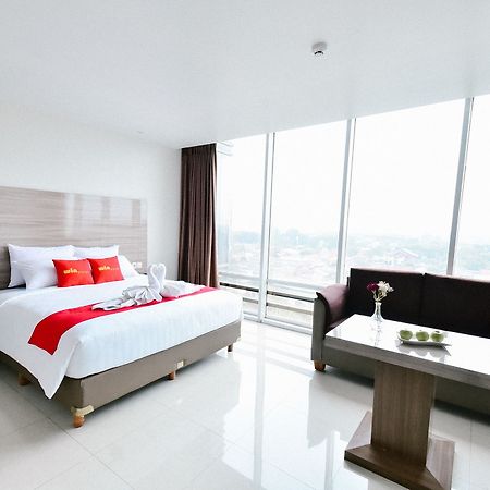 Win Grand Hotel Bekasi Buitenkant foto