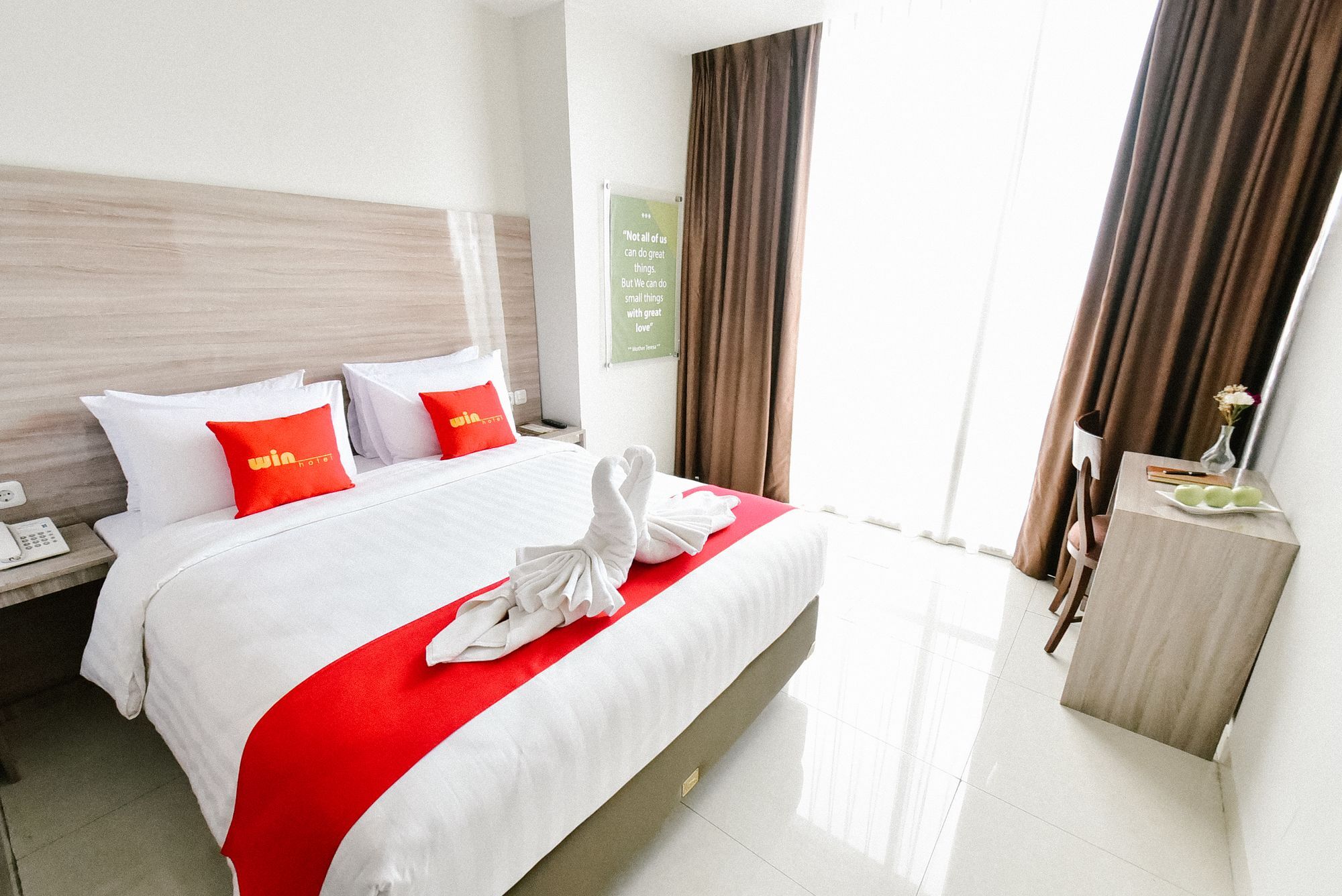 Win Grand Hotel Bekasi Buitenkant foto