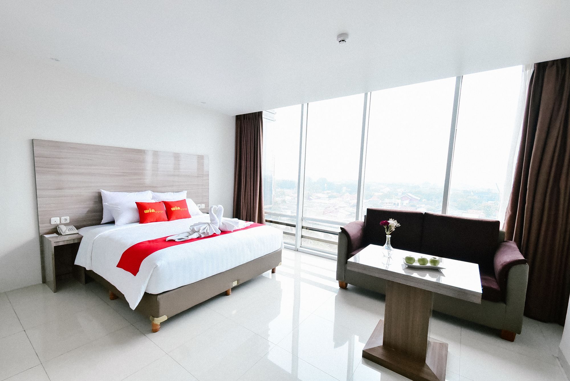 Win Grand Hotel Bekasi Buitenkant foto